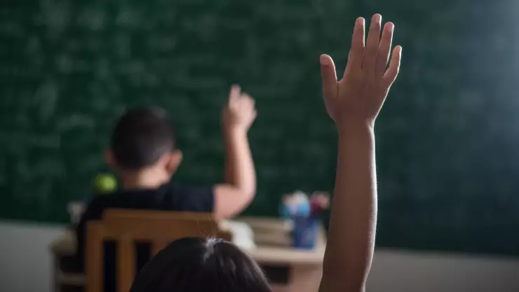 PORTADA hay clases mañana 112.jpg