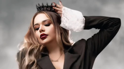 Influencer Esmeralda