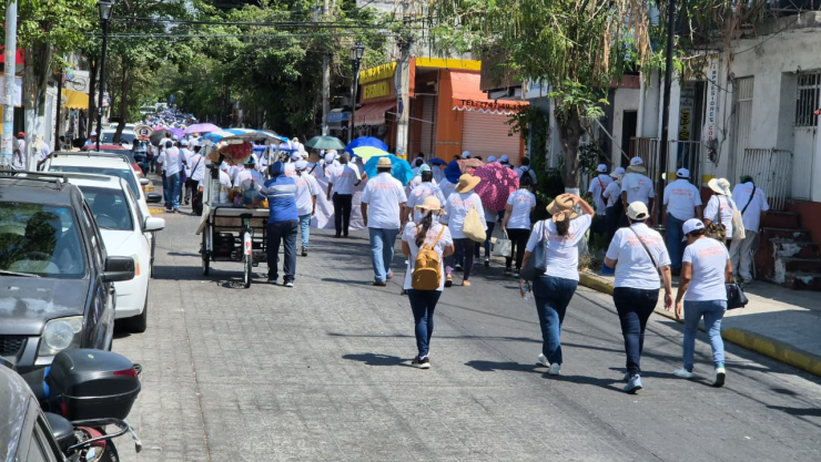 jubilados y pensionados marchan en chilpancingo