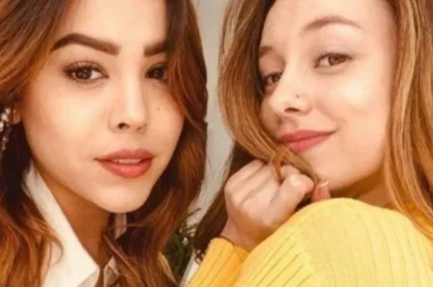 Danna y Esther.jpg