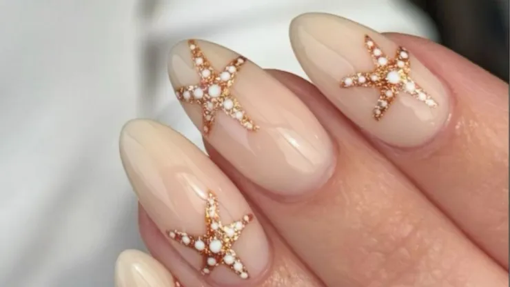 diseño de uñas estrellas de mar