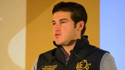 Samuel García sigue siendo gobernador de Nuevo León con licencia, confirma el Congreso