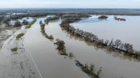 Impactará río atmosférico en California; declaran emergencia