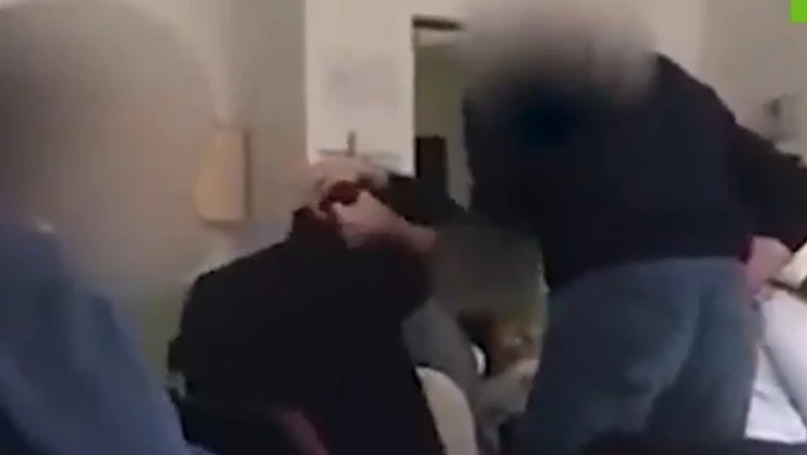 profesor abofetea estudiante.jpg