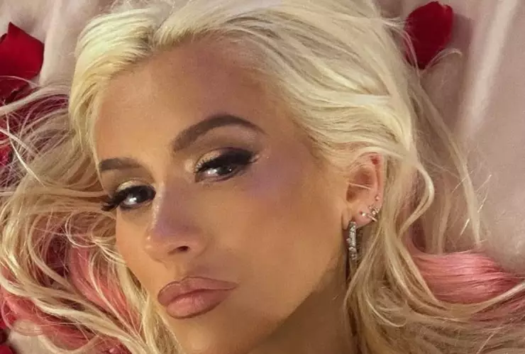 Christina Aguilera en Xochimilco.jpg