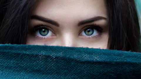 ¿Cómo reducir los párpados caídos y nutrirse de colágeno?