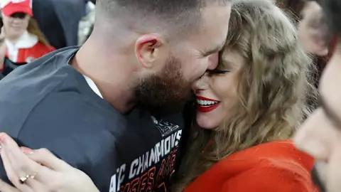 SUPER BOWL 2024_ Travis Kelce paga MILLONARIA cantidad por palco para la familia de Taylor Swift.jpg