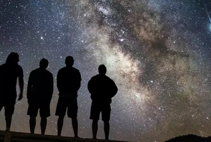 Noviembre traerá cometa, superluna y lluvias de meteoros visibles desde México, según la UNAM