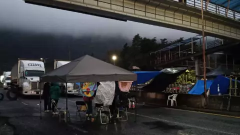 Bloquean autopista Puebla-Veracruz y carretera Orizaba-Tehuacán ¿Qué pasó?