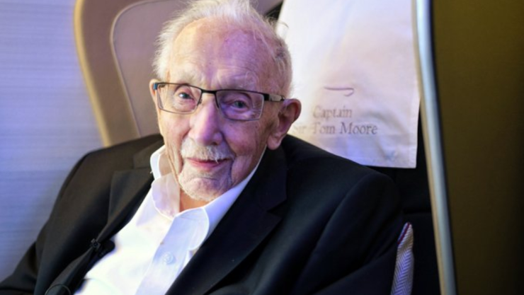 Sir Tom Moore muri&oacute; por Covid-19 a los 100 a&ntilde;os. 