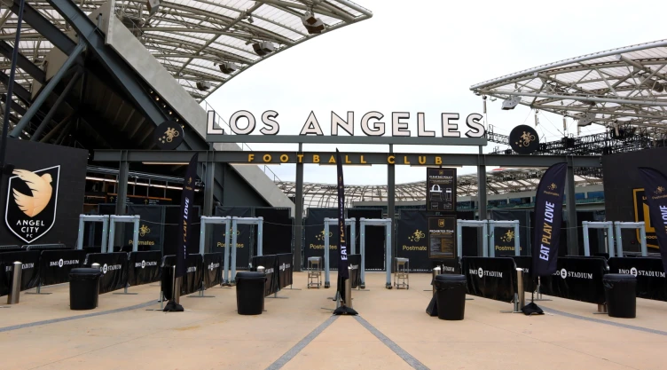Entrada del BMO Stadium, la casa de Los Angeles FC