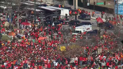 VIDEO: Captan momento EN VIVO del tiroteo en la ciudad de Kansas tras festejos por Super Bowl