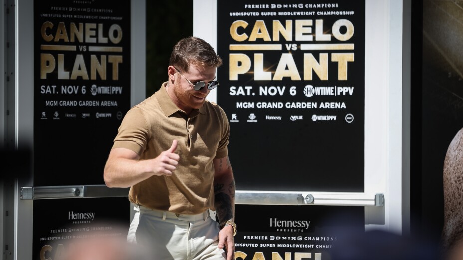 Saúl Canelo Álvarez pelea Caleb Plant conferencia