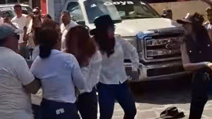 Pelea de mujeres en Xico