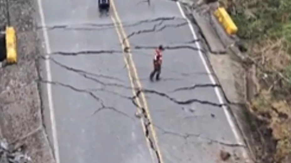 ¡Alerta! Falla geológica deja a este municipio INCOMUNICADO y con graves daños en sus CARRETERAS (VIDEO).jpg