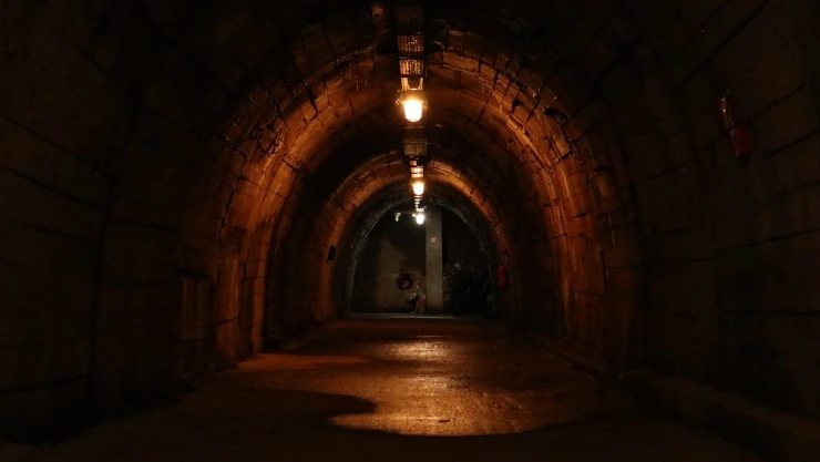 corridor-5275765_1280.jpg