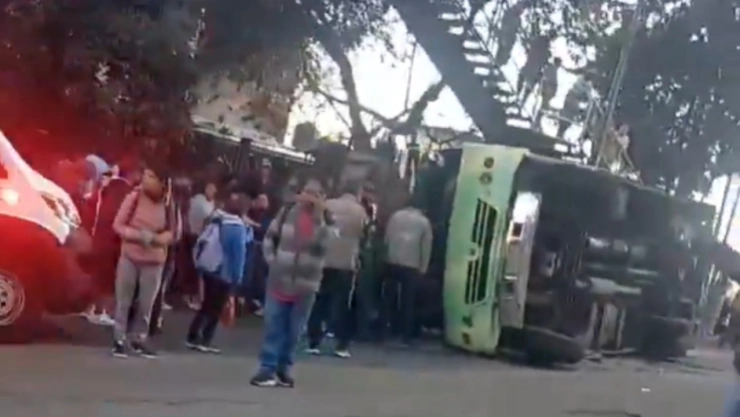 Accidente hoy en la carretera México-Cuernavaca dejó varios lesionados.