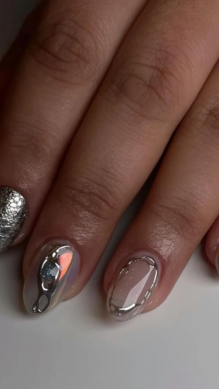 7 modelos de uñas con relieve que te sacarán de apuros si no sabes qué hacerte