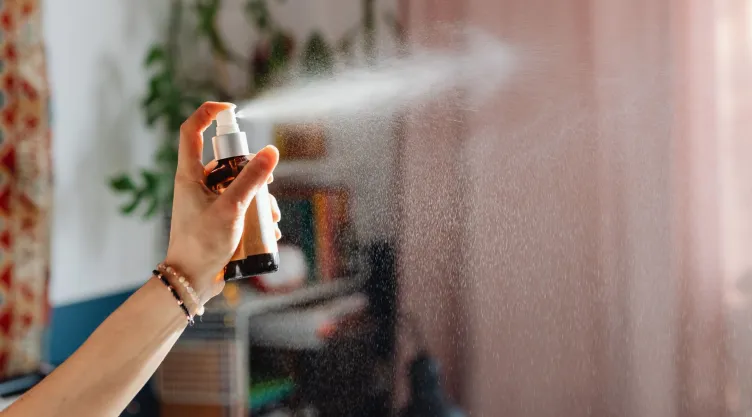 Cómo hacer un repelente casero para los mosquitos con 4 ingredientes