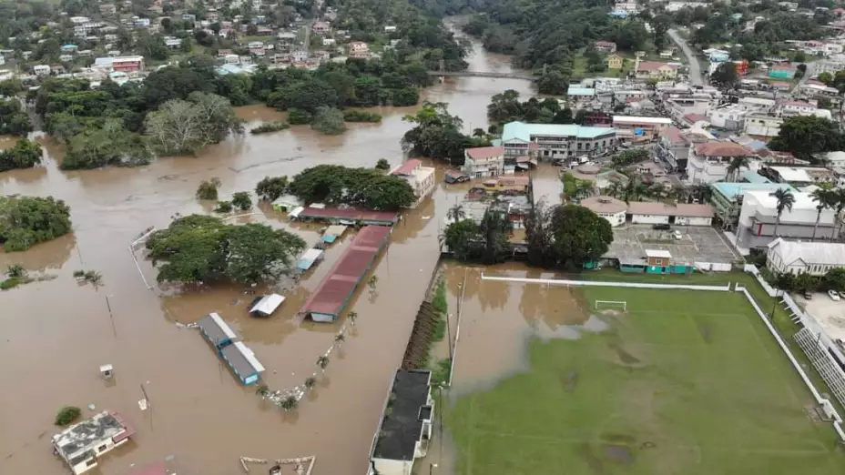 Por las inundaciones en Belice suspenden clases