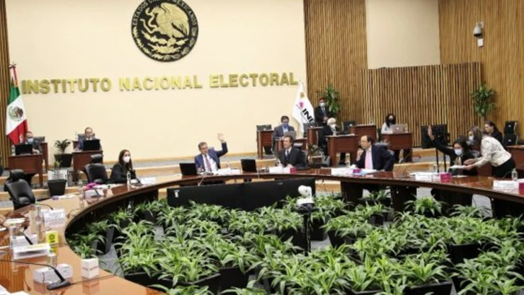 Morena INE 130 mil pesos boletos de avión