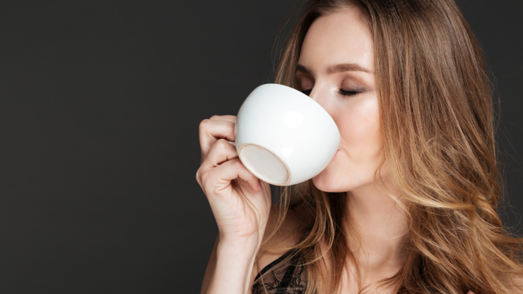 /estilo-de-vida/tratamiento-café-cabello-casa
