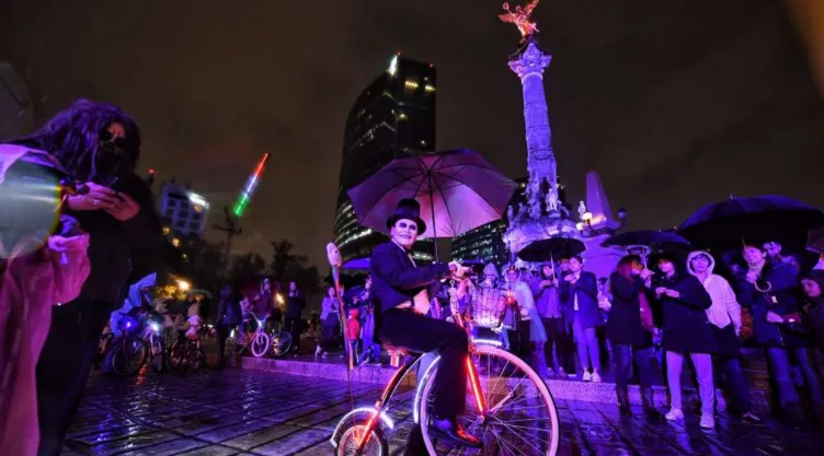 ¡A recibir la primavera! Anuncia paseo nocturno en bicicleta en CDMX