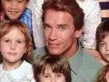 Arnold-Schwarzenegger-detective-en-el-kinder