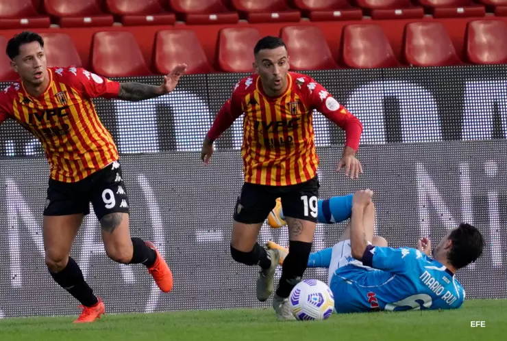 Benevento ante el Napoli