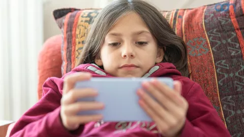 ¿Qué ha hecho Europa para regular el acceso de los niños a las redes sociales?