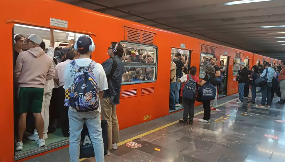 Dos hombres se arrojan a las vías del Metro CDMX