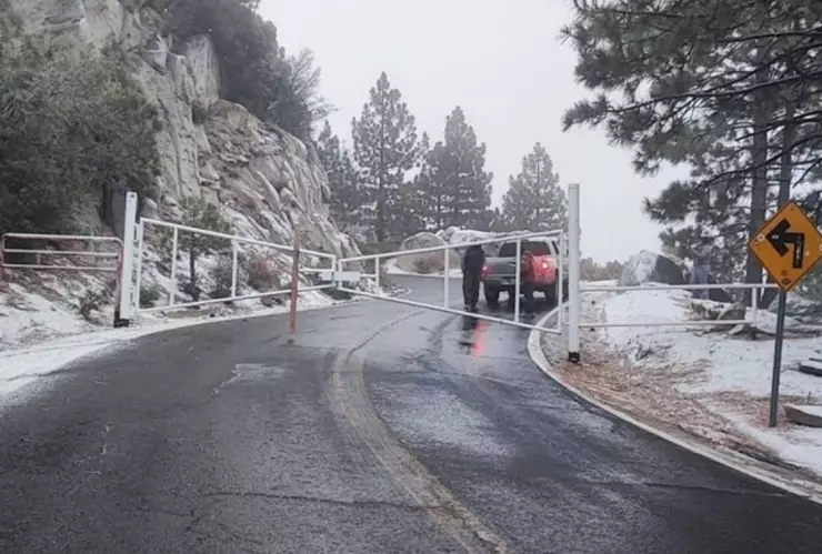 Cae primera nevada en Parque Nacional San Pedro Mártir y lo cierran