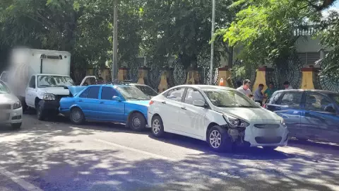 ÚLTIMA HORA_ Se registra carambola tras FUERTE ACCIDENTE en la calle 60 de Mérida