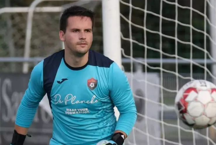 muere portero arne espeel en pleno partido bélgica