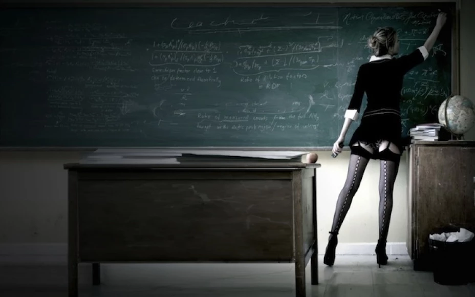 La maestra hizo comentarios inapropiados, consideró la escuela