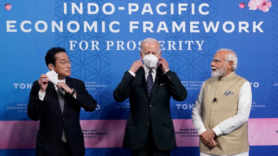 El premier de Japón, Fumio Kishida, el presidente de EU, Joe Biden, y el premier de India, Narendra Modi.