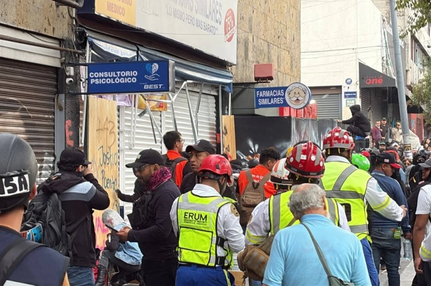 saqueo-farmacia-en-centro-histórico-marcha-2-de-octubre