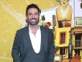 El actor tuvo una maravillosa caracterización para poder darle vida a Chespirito y además su trabajo fue impecable, pues nos llevó a recordar momentos inolvidables de la niñez.