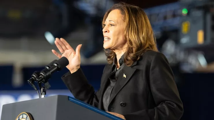 La vicepresidenta Kamala Harris en un mitín.