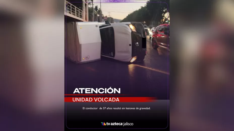 ¿Por qué hay tanto tráfico en Av. López Mateos Sur? Volcadura de camioneta afecta la circulación en Tlajomulco