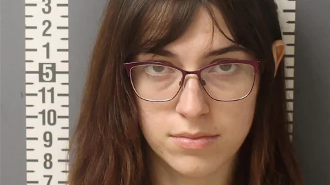 Riley June Williams capitolio.jpg