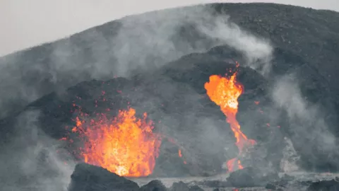 Volcán en erupción