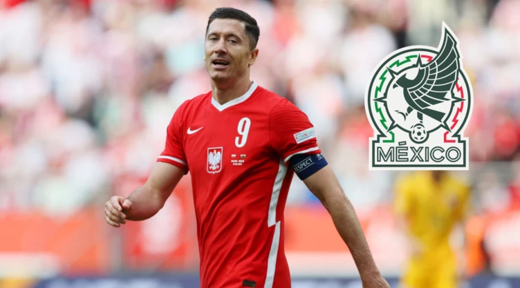 Robert Lewandowski jugando con la Selección de Polonia en Nations League