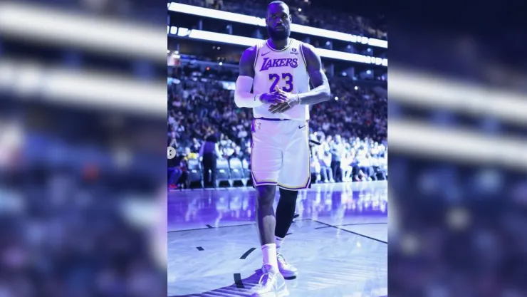 LeBron James sufre lesión