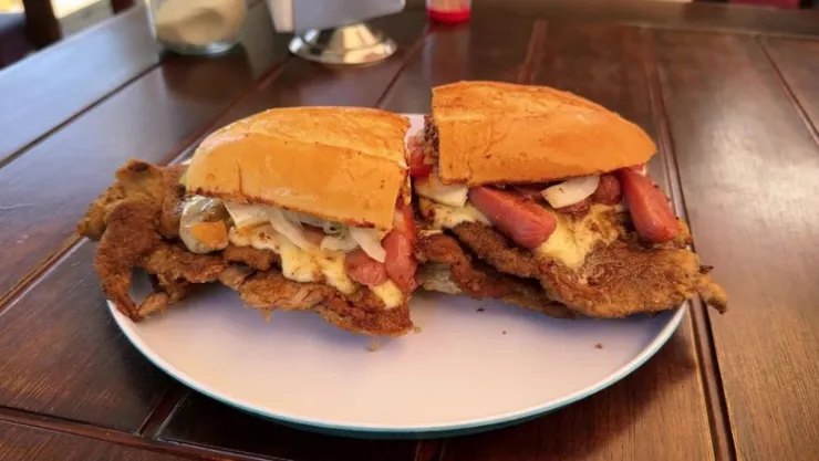 Torta de milanesa en Mazatlán..jpg