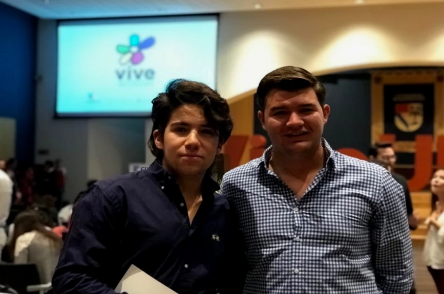 Jóvenes de diferentes carreras se dieron cita para recibir a VSD