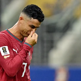 Cristiano Ronaldo se lamenta tras la eliminación de Portugal en el Mundial 2026.