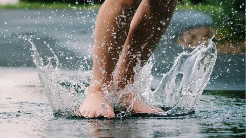 Chubascos y oleaje alto este 21 de octubre en Baja California: conoce las zonas afectadas