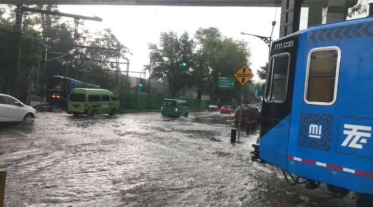 Tren ligero suspende servicio por fuertes lluvias, ¿qué está pasando en el Metro CDMX hoy 11 de agosto?