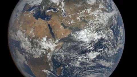 Capa oculta, Tierra.jpg